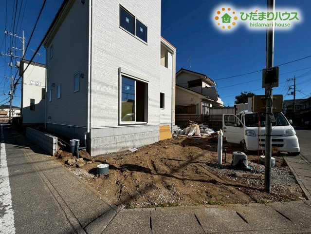 深谷市東方町　新築一戸建て　リーブルガーデン　01の駐車場