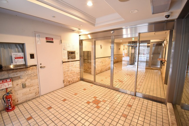 ジュネーゼグラン心斎橋東のロビー