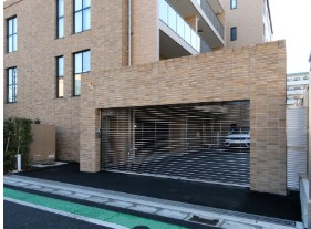 ライトテラス世田谷砧の駐車場