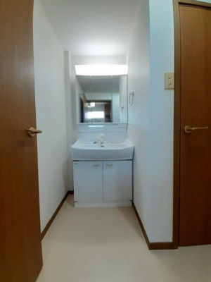 【洗面所】 | メゾン・プラティーク | ゆったりとスペースのある洗面所