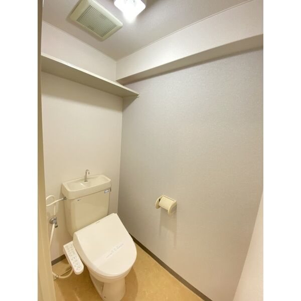 大阪市鶴見区諸口６丁目の賃貸マンションのトイレ