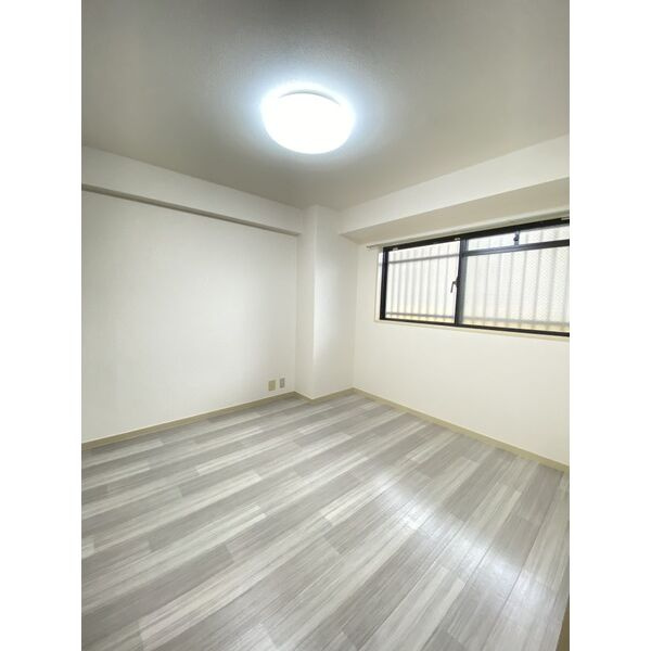 大阪市鶴見区諸口６丁目の賃貸マンションの居間・リビング