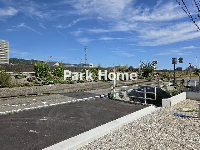 高知市愛宕町3丁目-建築条件付き-売土地の前面道路含む現地写真