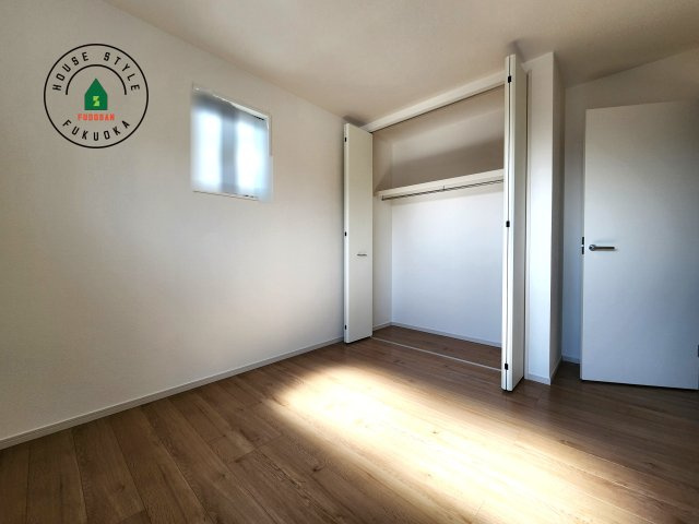 福岡市東区奈多1丁目第2-6棟（1号棟）の内観：施工例|柔らかい陽光が差し込む明るいお部屋を演出する設計。彩光の取れる窓が気持ちの良いお部屋を創り上げます。