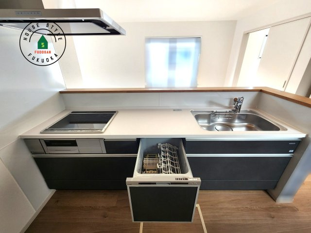 福岡市東区奈多1丁目第2-6棟（1号棟）の内観：施工例|キッチン。グリル・食器洗い乾燥機・浄水器も完備。