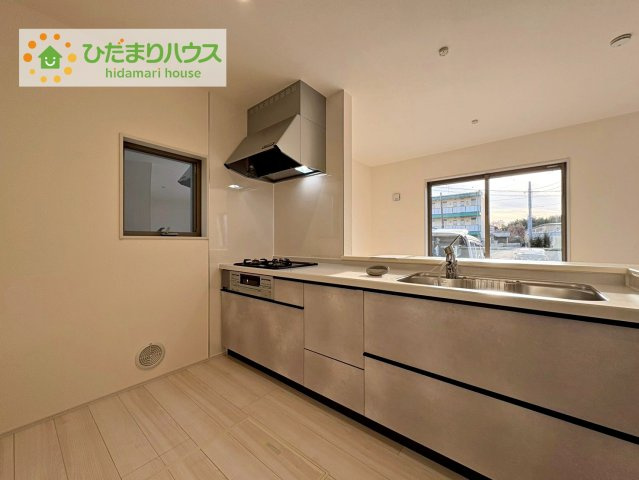 ひたちなか堀口第4　新築戸建　1号棟のキッチン|家族と会話しながら料理できるオープンカウンター♪