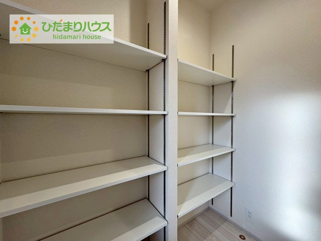 ひたちなか堀口第4　新築戸建　1号棟の収納|"玄関は常にすっきり片付いているのが理想！
これだけの大容量シューズボックスがあれば、捨てたくないものを捨てたりする必要もありません♪"