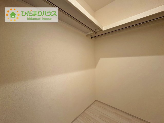 ひたちなか堀口第4　新築戸建　1号棟の収納|"ママに人気のウォークインクローゼット付き！
コートやジャケットはもちろん、季節物や布団なども全部収納できちゃいます(^^)/"
