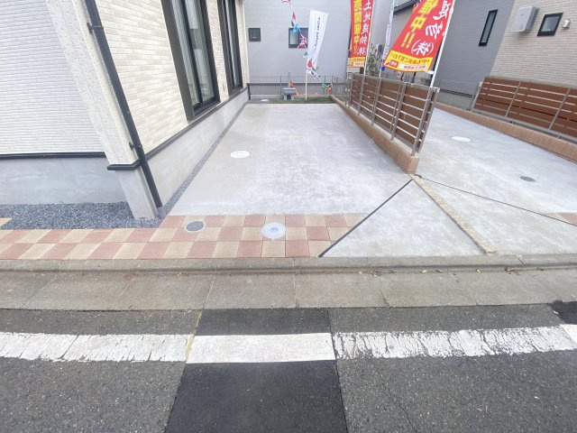祝：成約済み　八王子市　小門町　新築戸建ての駐車場|～仲介手数料無料☆八王子ひなた不動産～　八王子市小門町　新築戸建て