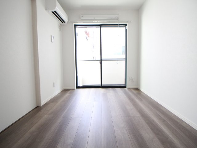 CRASTINE住吉大社の居間・リビング|ゆったりとしたリビングです