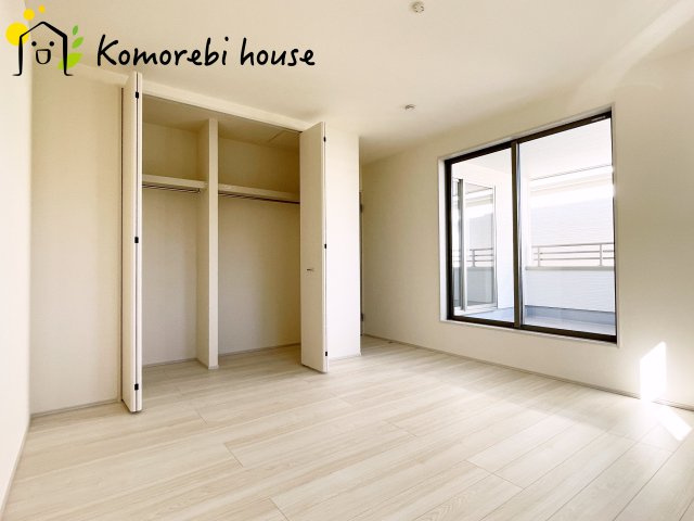 鴻巣市東　第4　新築一戸建て　リーブルガーデン　01の寝室|広くて明るい寝室