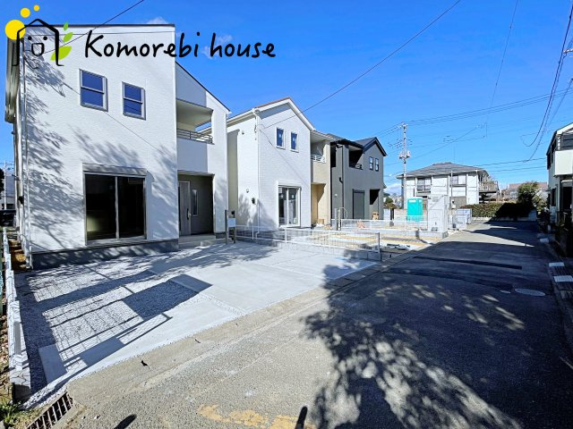 鴻巣市東　第4　新築一戸建て　リーブルガーデン　01の前面道路含む現地写真|前面道路含む現地写真です