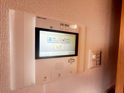 【防犯設備】 | エスリード堺三国ヶ丘 | 【TVモニター付きインターフォン】 防犯設備として欠かせないTVモニター付きインターフォンがあります♪