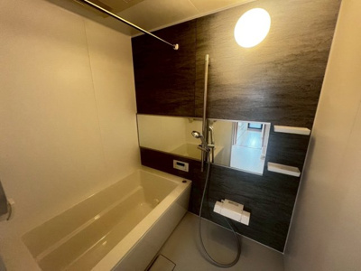 【浴室】 | エスリード堺三国ヶ丘 | 【浴室新調】ゆったりとくつろげる綺麗な浴室ですよ！時間短縮でシャワーだけの方も多いですが、一日の疲れを癒すため湯船に浸かれば心身ともにリラックスできますね♪