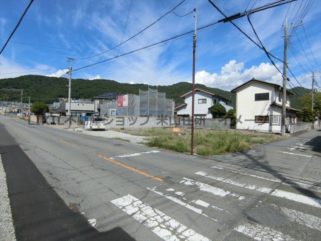 山宮町売地の前面道路含む現地写真