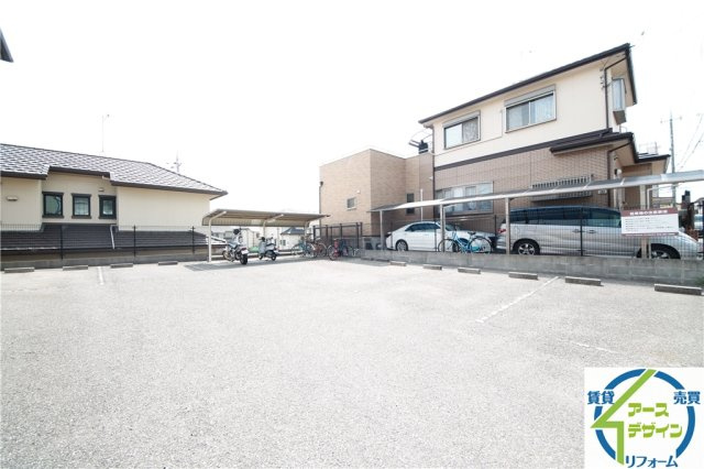 ヴァンコリーヌの駐車場