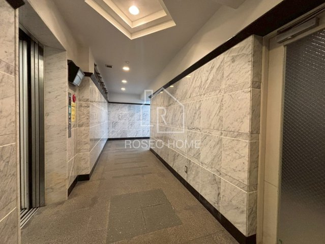 ダイナシティ北浜のエントランス