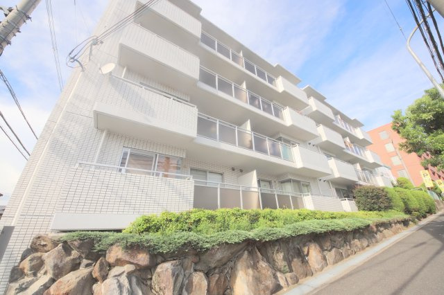 ユニーブル富雄の外観