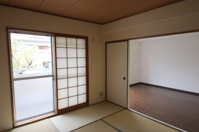 ユニーブル富雄の和室