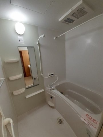 ラフレシール・コロレＢの浴室