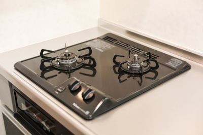 【キッチン】 | Patina黒崎 | ２口コンロにグリルも付いています※写真は類似です