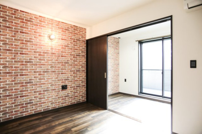 【居間・リビング】 | Patina黒崎 | ブルックリンスタイルに統一されたお部屋です※写真は類似です