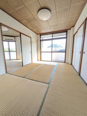 第2三和ビルの和室
