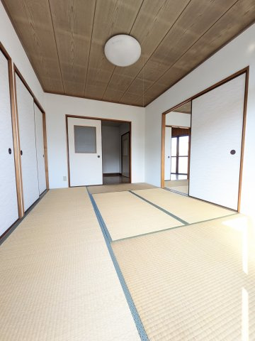 第2三和ビルの和室