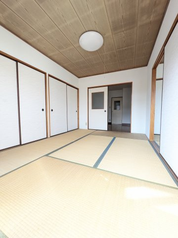 第2三和ビルの和室