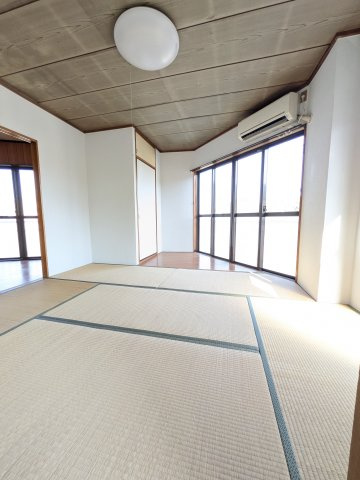 第2三和ビルの和室