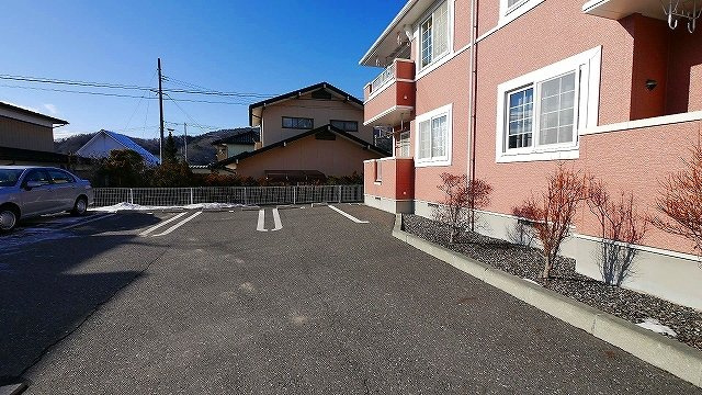 メゾン双鶴Ｄの駐車場