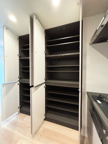 【収納】 | 晴海フラッグパークヴィレッジT棟 | キッチン脇収納