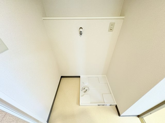 セントラルヒルズJ棟のランドリースペース|洗濯機置き場