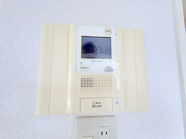 セントラルヒルズJ棟の防犯設備|モニター付きインターフォン