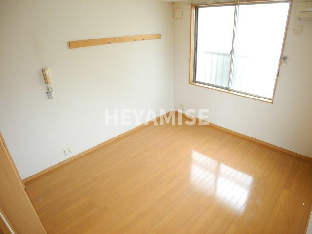 ハイツ丸山の居間・リビング|※反転間取りの2階のお部屋の写真です※