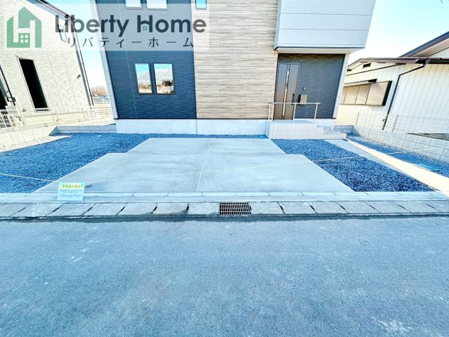 水戸市平須町1期　新築戸建の駐車場