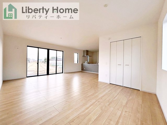 水戸市平須町1期　新築戸建の居間・リビング