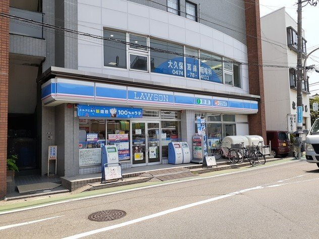 菅井アパートの周辺|ローソン京成大久保駅前店まで750m