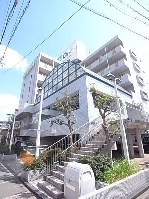 ロイヤルハイツつかしんの外観