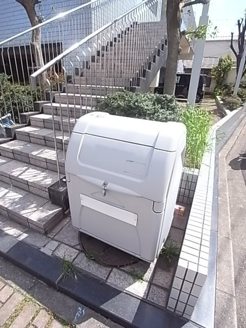 ロイヤルハイツつかしんの外観