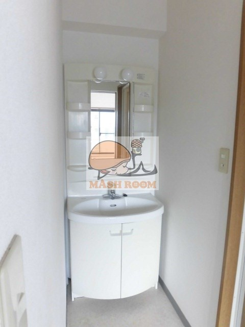 春風ビルの独立洗面台