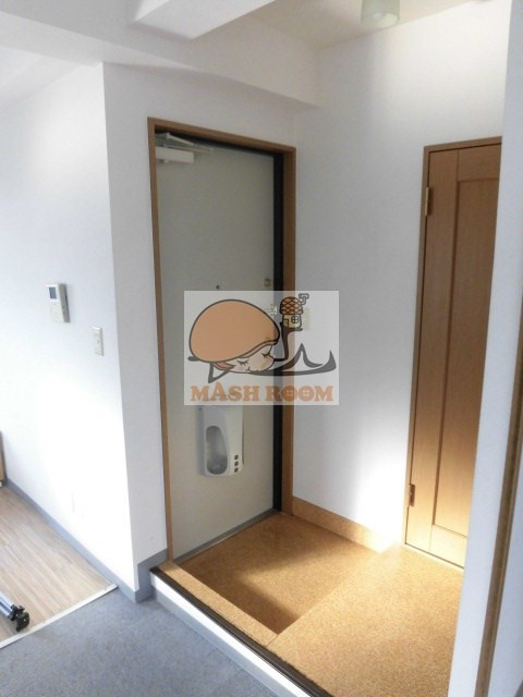 春風ビルの玄関