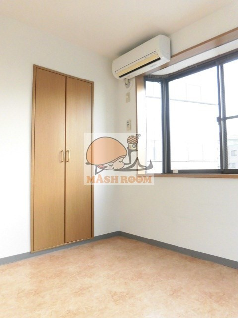 春風ビルの寝室