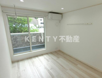 【居間・リビング】 | ハーミットクラブハウスピュアプレズン | ゆったりとした居間です