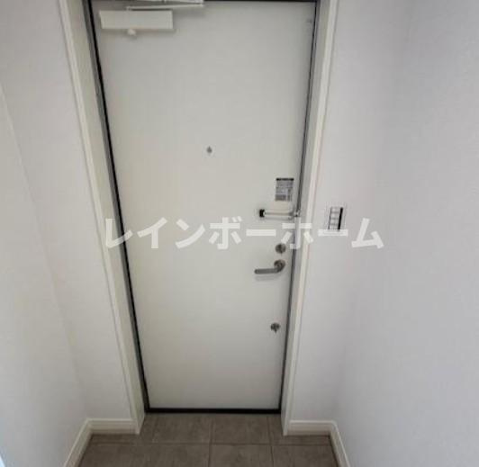 船橋市二子町のアパートの玄関