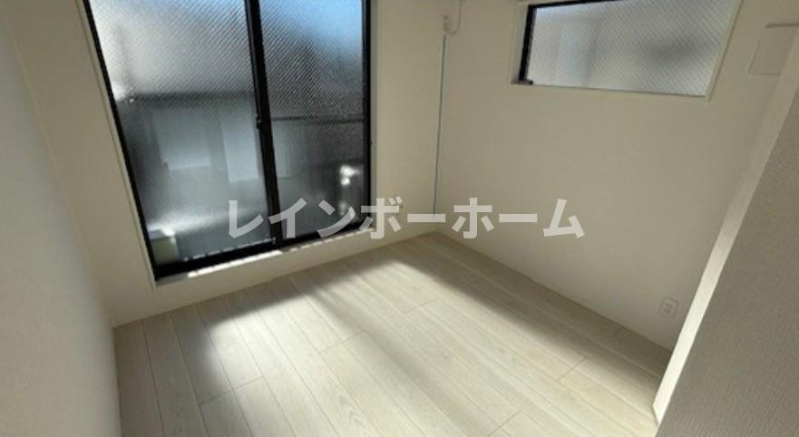 船橋市二子町のアパートの居間・リビング