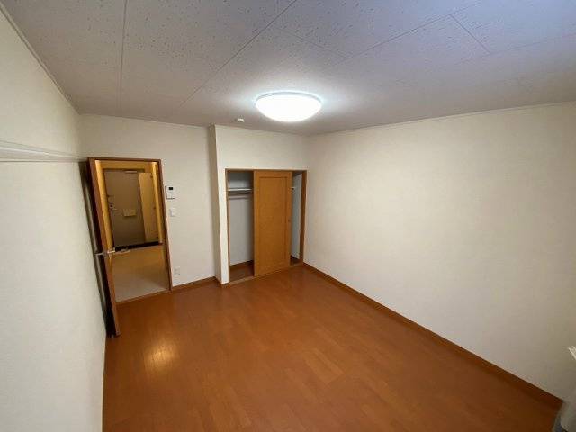 レオパレスアルデバランの居間・リビング|※家具家電付きの部屋はローテーブル・TV・TV台が付きます。