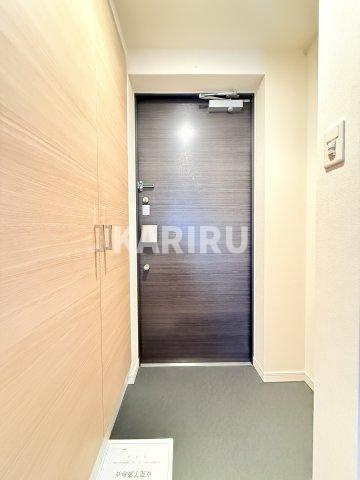 プレサンス玉造駅前ルージュの玄関