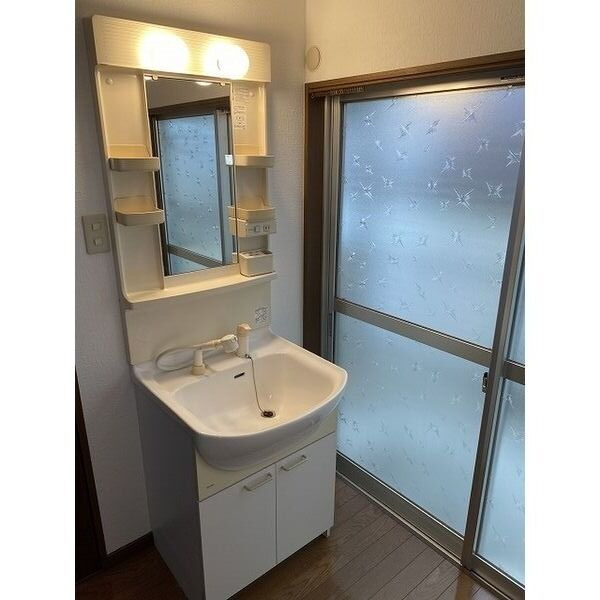 東中浜9丁目7-9貸家の洗面所