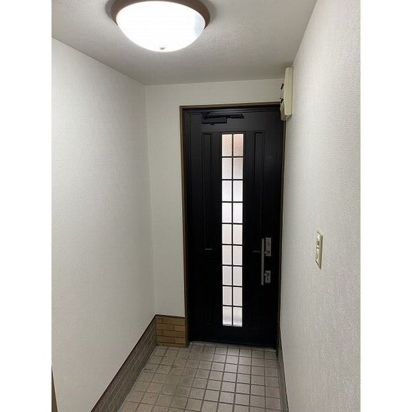 東中浜9丁目7-9貸家の玄関